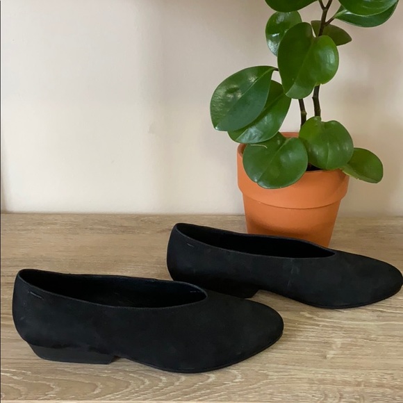 Eileen Fisher Canoe Heeled Black Suede Flats - Picture 4 of 7